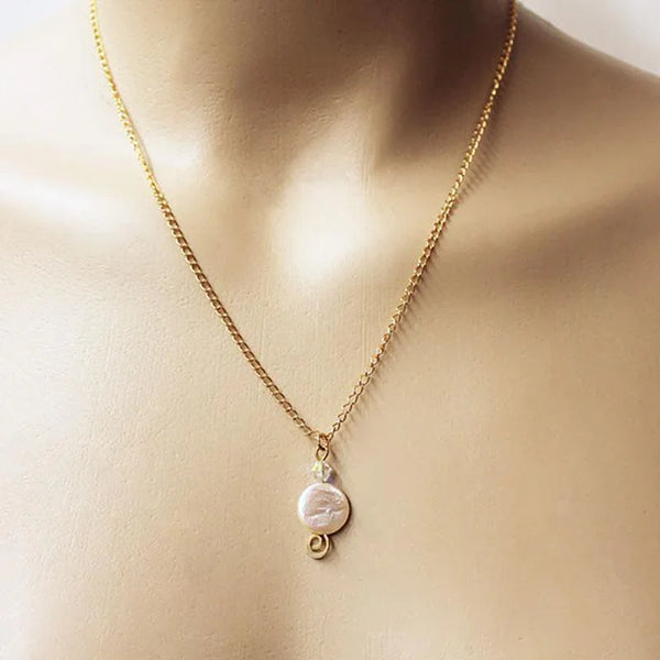 Dainty Pearl Pendant Necklace
