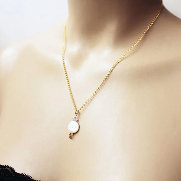 Dainty Pearl Pendant Necklace