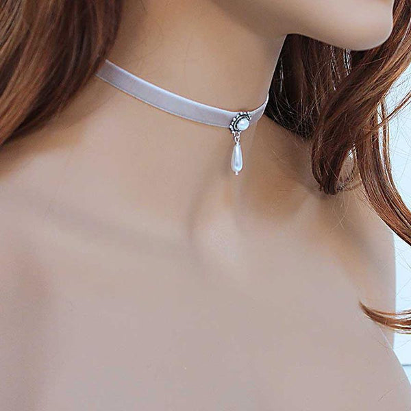 Dainty Pearl Velvet Choker Necklace