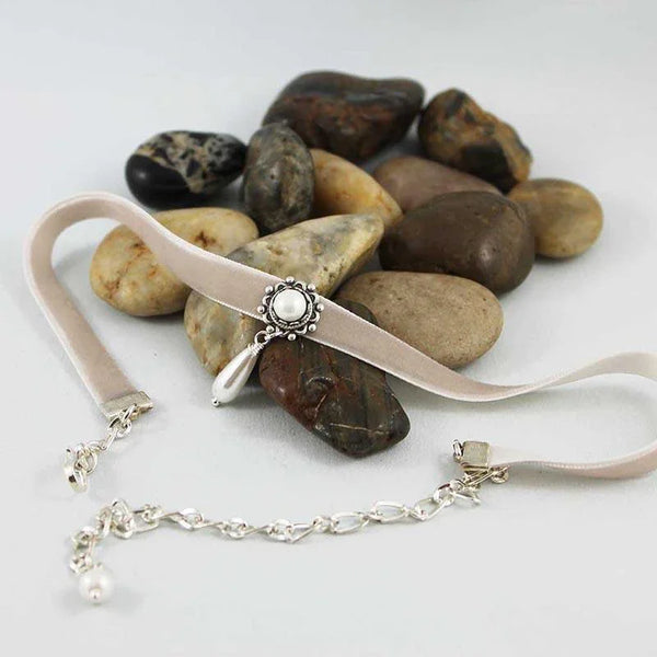 Dainty Pearl Velvet Choker Necklace