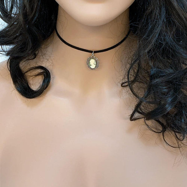 Dainty Victorian Green Cameo Choker Necklace