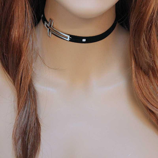 Large Sideways Cross Choker