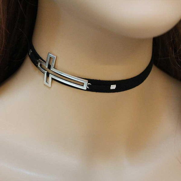 Large Sideways Cross Choker